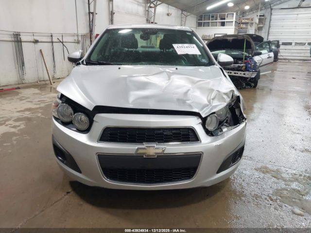 Chevrolet Sonic Lt Auto Image 13