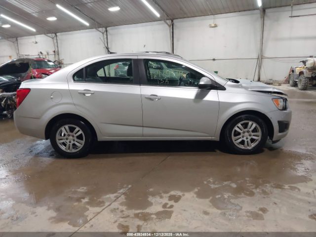 Chevrolet Sonic Lt Auto Image 6