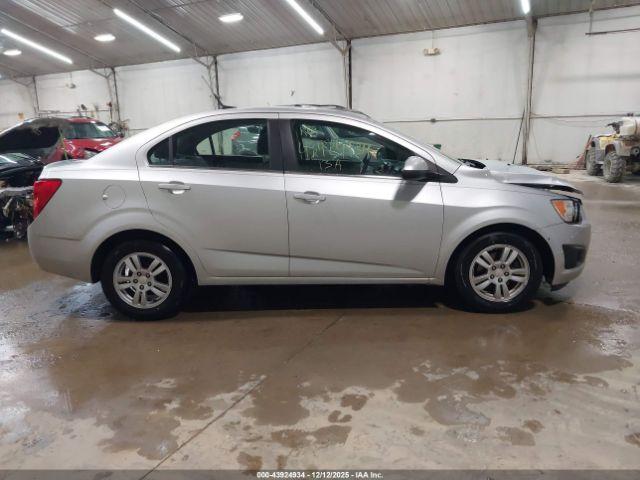 Chevrolet Sonic Lt Auto Image 6