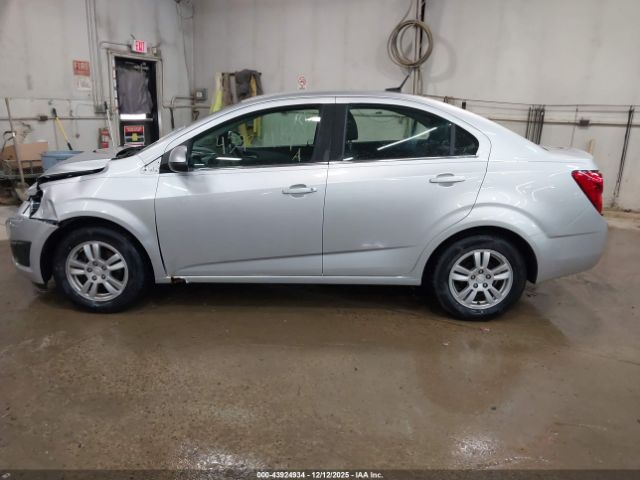 Chevrolet Sonic Lt Auto Image 10