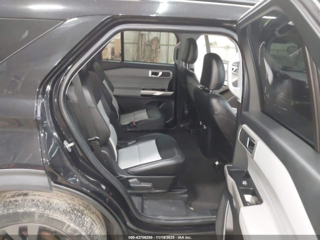 Ford Explorer Xlt Image 14