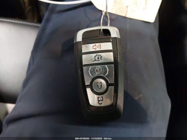 Ford Explorer Xlt Image 16