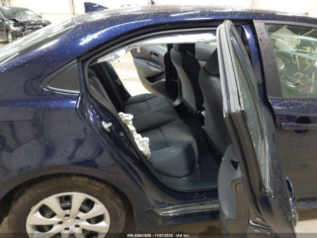 Toyota Corolla Le Image 18