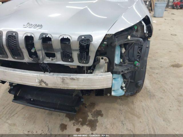Jeep Cherokee Latitude Image 14