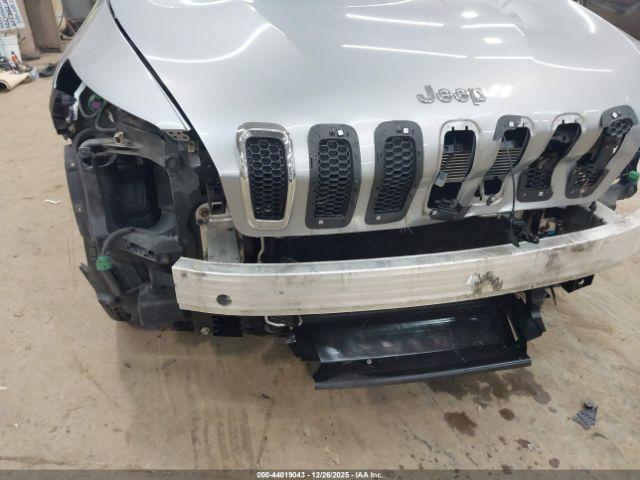 Jeep Cherokee Latitude Image 12