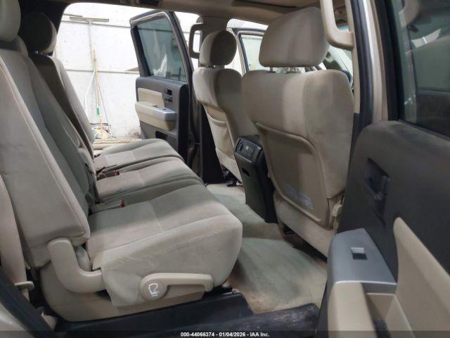 Toyota Sequoia Sr5 5.7l V8 Image 13