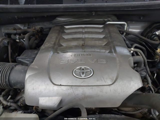 Toyota Sequoia Sr5 5.7l V8 Image 2