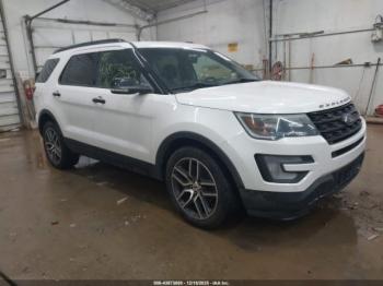  Salvage Ford Explorer