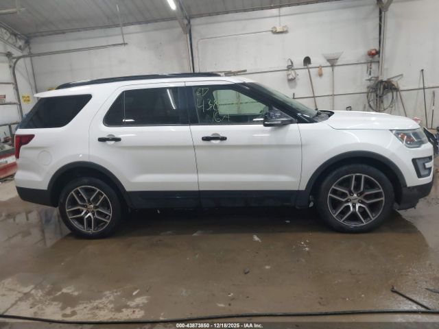 Ford Explorer Sport Image 13