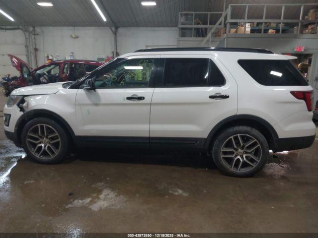 Ford Explorer Sport Image 12