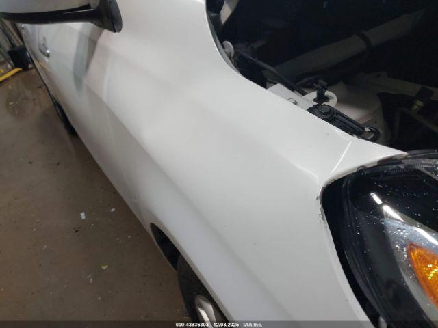 Nissan Versa 1.6 Sv Image 13