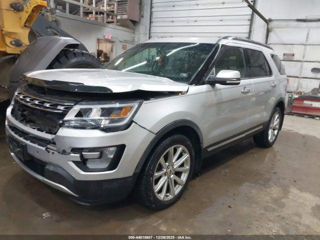 Ford Explorer Limited Image 16