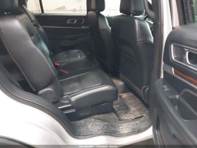 Ford Explorer Limited Image 13