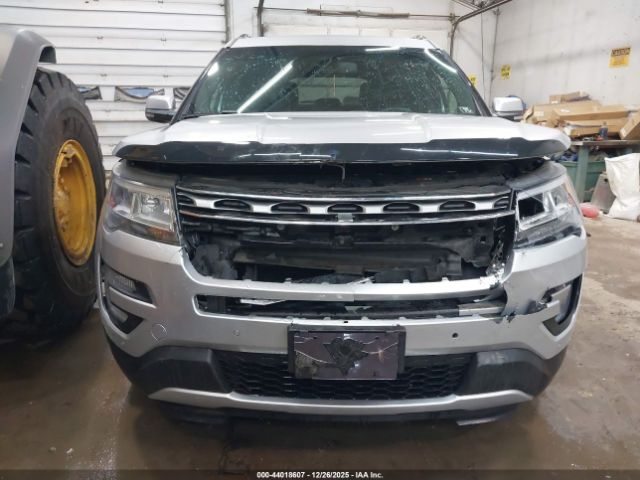 Ford Explorer Limited Image 7