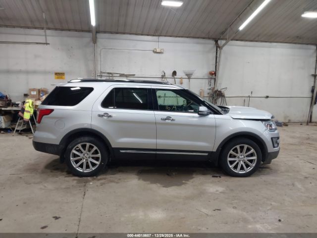 Ford Explorer Limited Image 8