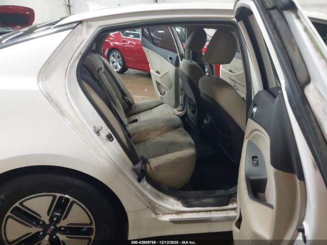 Kia Optima Lx Image 10