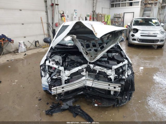 Toyota Corolla Se Image 13