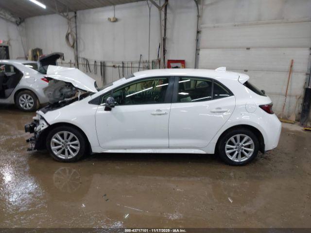 Toyota Corolla Se Image 8