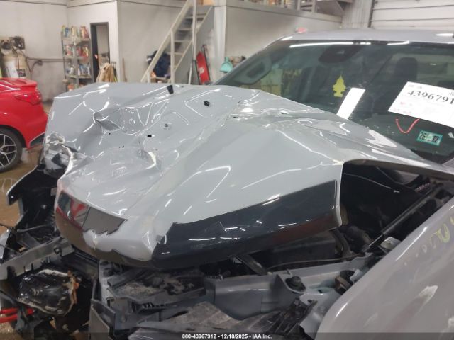 Chevrolet Silverado 1500 4wd  Short Bed Custom Trail Boss Image 5