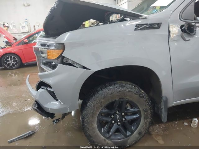 Chevrolet Silverado 1500 4wd  Short Bed Custom Trail Boss Image 9