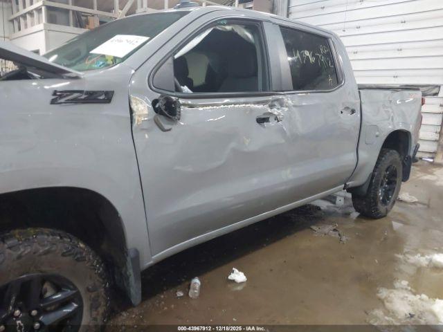 Chevrolet Silverado 1500 4wd  Short Bed Custom Trail Boss Image 20