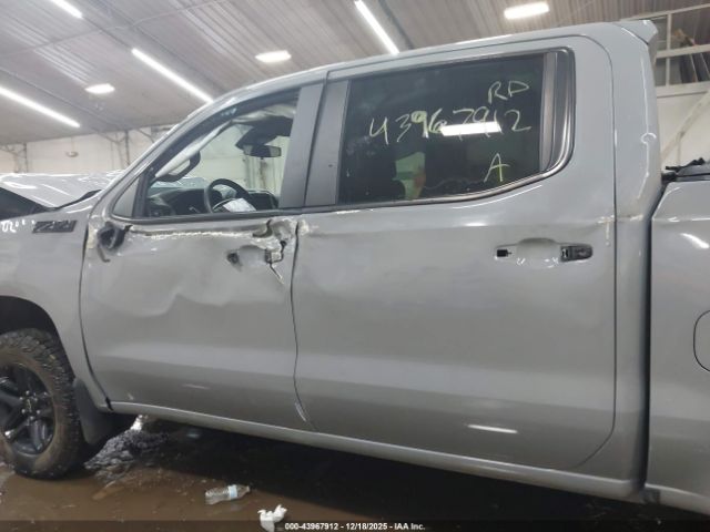 Chevrolet Silverado 1500 4wd  Short Bed Custom Trail Boss Image 4