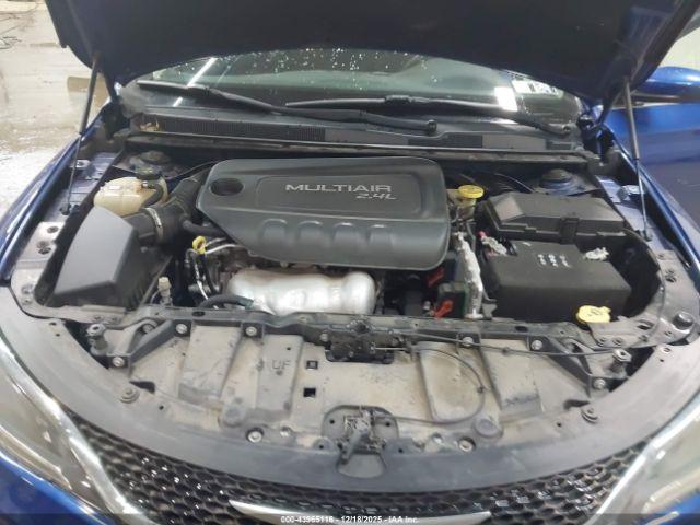 Chrysler 200 Limited Image 11