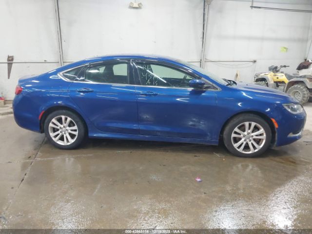 Chrysler 200 Limited Image 5