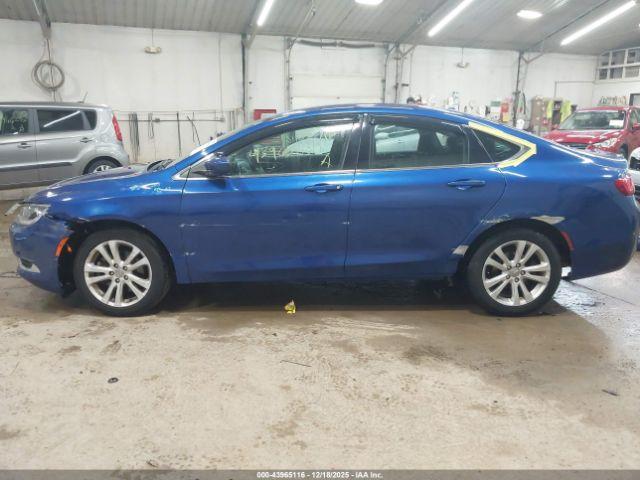 Chrysler 200 Limited Image 17