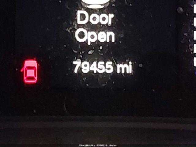 Chrysler 200 Limited Image 7