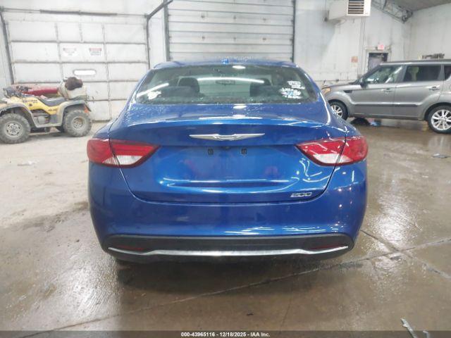 Chrysler 200 Limited Image 4