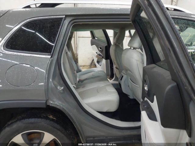 Jeep Cherokee Limited 4x4 Image 7