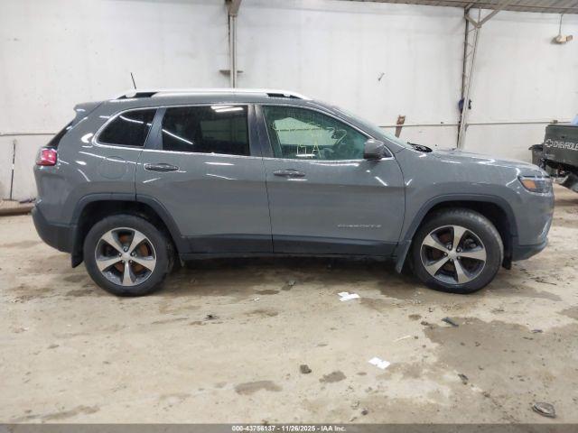 Jeep Cherokee Limited 4x4 Image 11