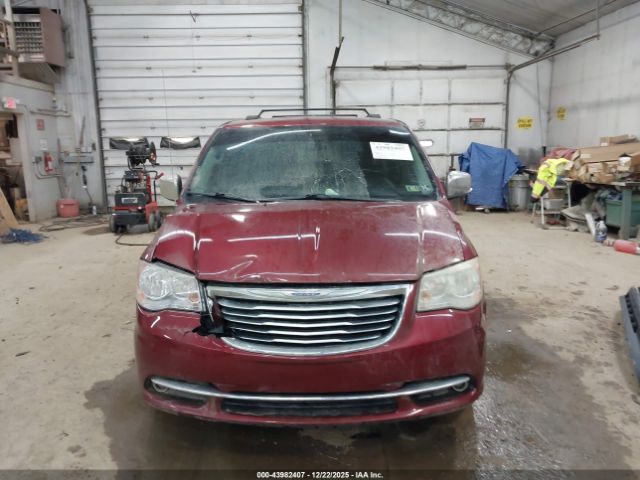 Chrysler Town & Country Touring-l Image 15